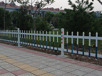 哈尔滨玻璃钢草坪栅栏